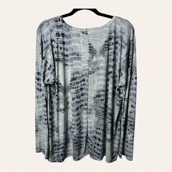 HEIMISH USA LONG SLEEVE TOP ANIMAL PRINT GRAY/LIGHT BLUE/BLACK IN COLOR SIZE XL - Picture 7 of 10